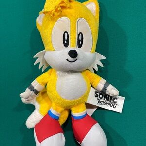 Sonic the Hedgehog Tails 9” plush. CLEAN